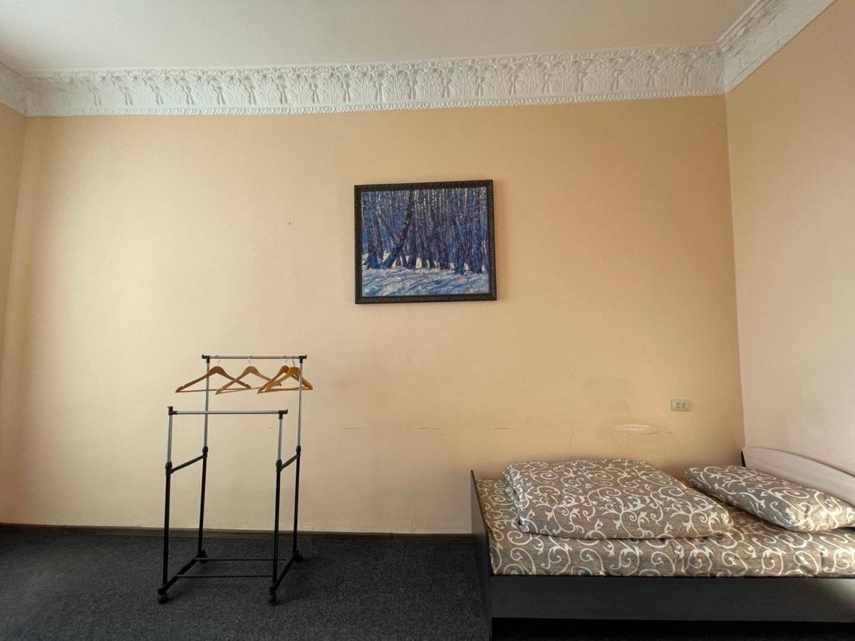 Appartement Amazing Tara'S Shevchenko Square à Kiev Extérieur photo