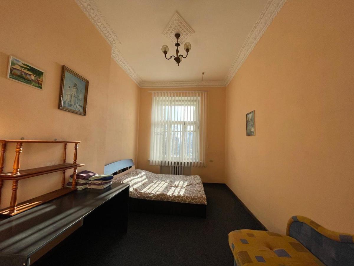 Appartement Amazing Tara'S Shevchenko Square à Kiev Extérieur photo